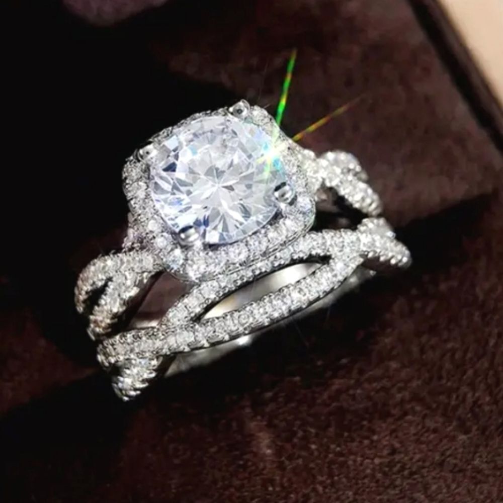 Ladies Luxury Diamond Wedding Ring Set